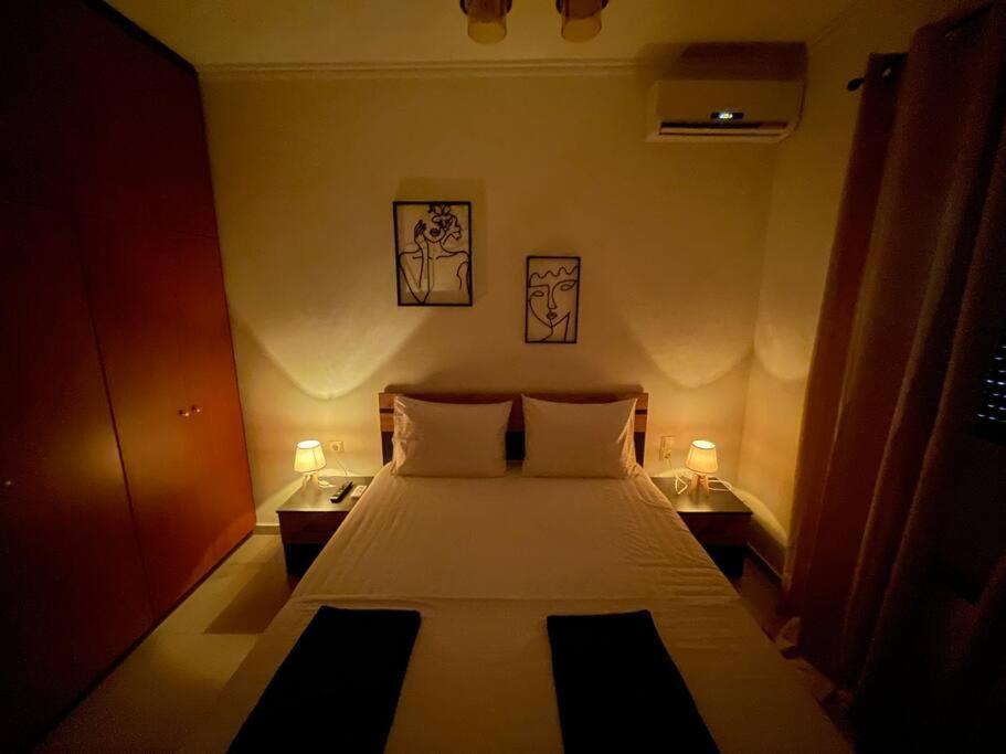 F K Room 3 Aigio Exterior photo