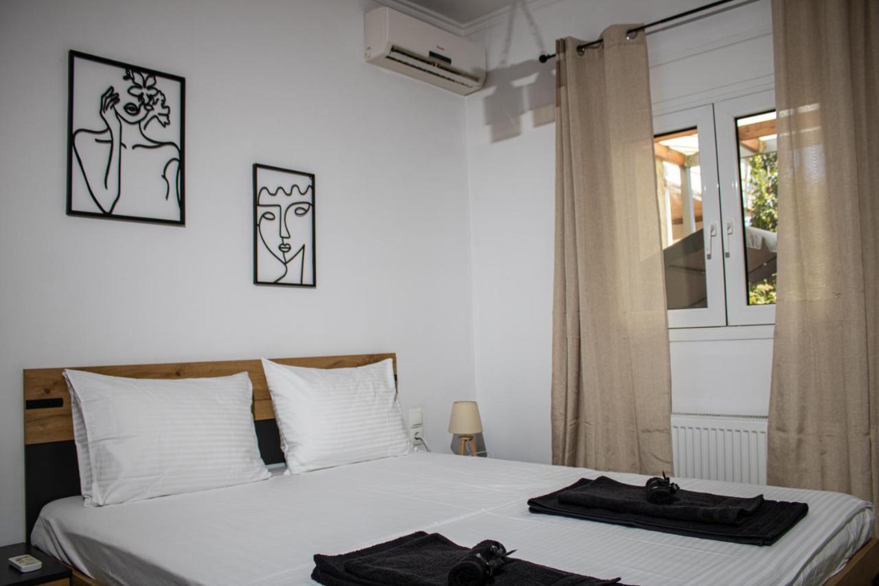 F K Room 3 Aigio Exterior photo